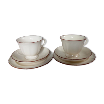Duo de tasses café / thé et sous-tasses porcelaine ivoire et liseré marron de Wedgwood, England