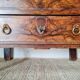 Commode ancienne style Louis XV en ronce de noyer – 4 tiroirs