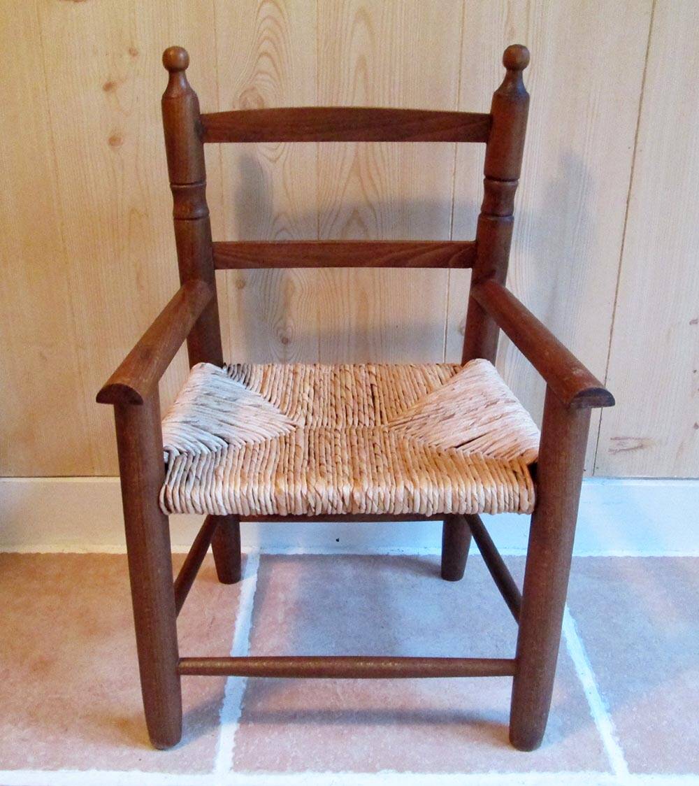Children's armchair in wood and straw