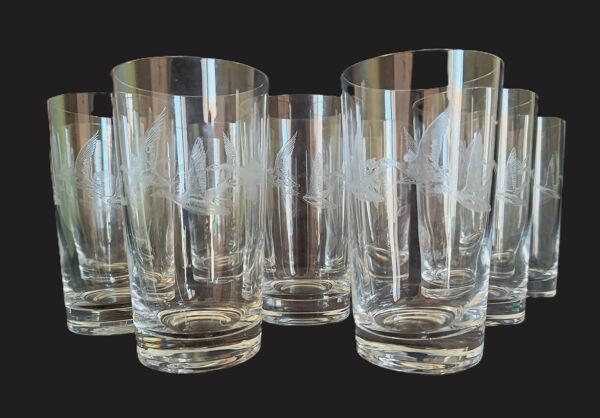 Lot de 9 verres (à whisky ou autre) en cristal gravé d'un ''Vol de canards