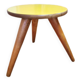 Petite table tripode