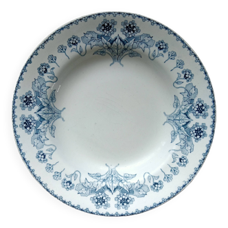 Assiette ancienne creuse, terre de fer modèle Hélène motif floral, début XXeme siecle