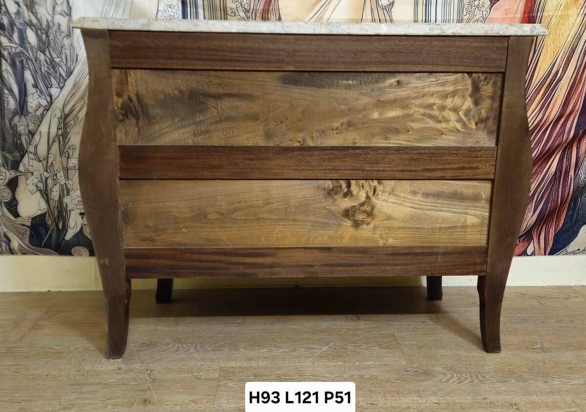 Curved Louis XV style commode with marquetry – Marble top – Gilded bronzes –