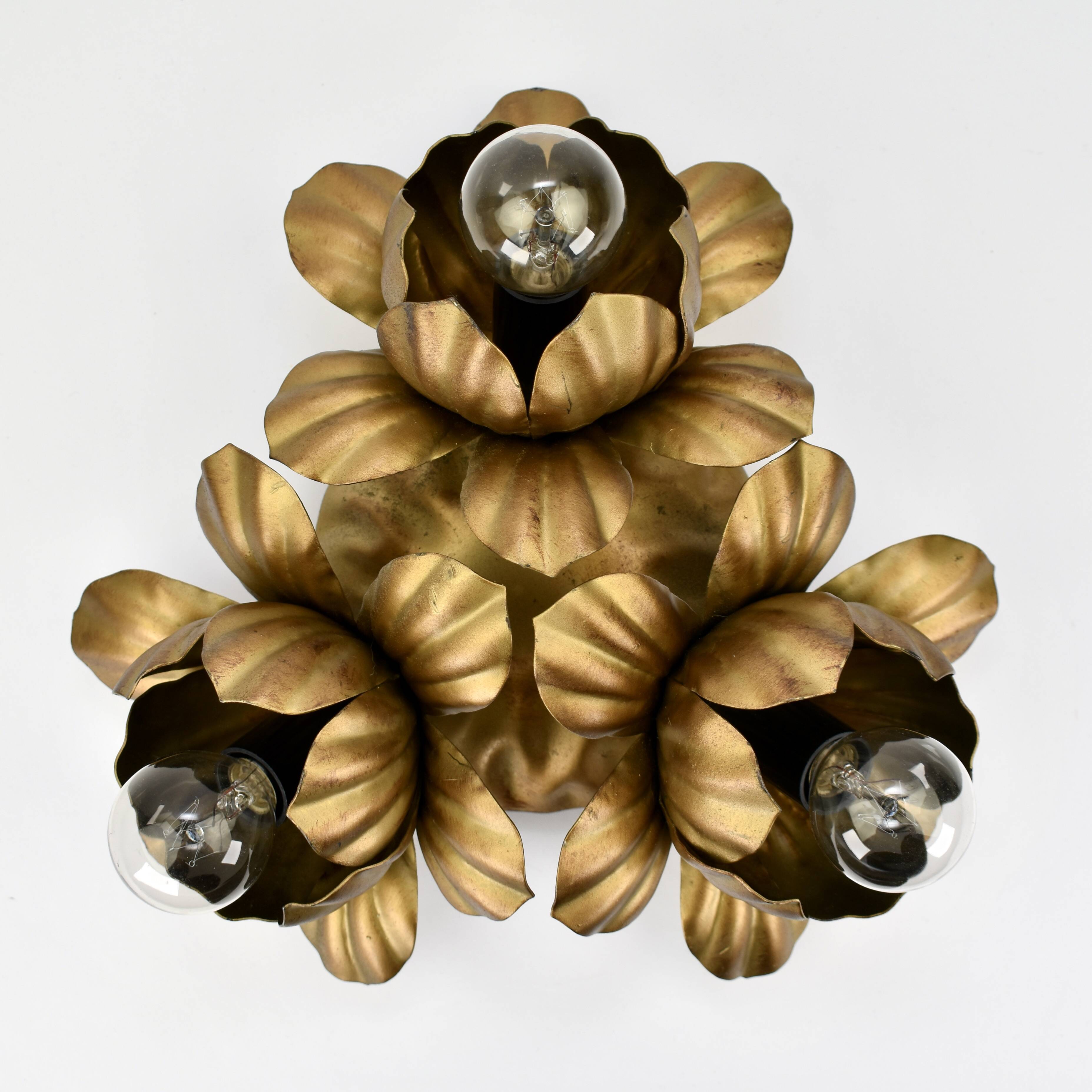 Plafonnier italien en tôle peinte, milieu du XXe siècle, années 1960