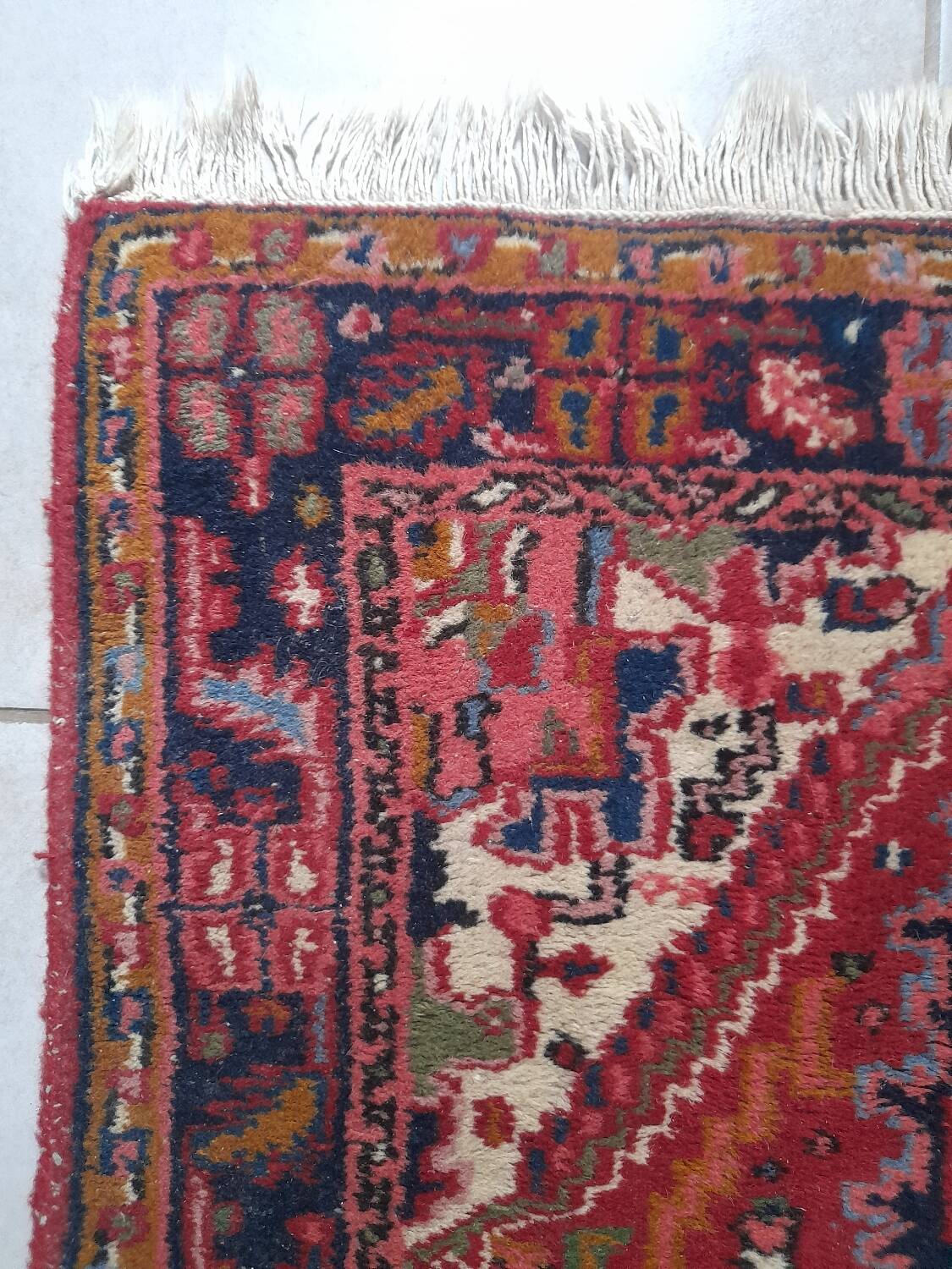 Hand-knotted Persian rug 140 x 72 cm