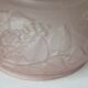 Globe en verre opaque rose luminaire art nouveau