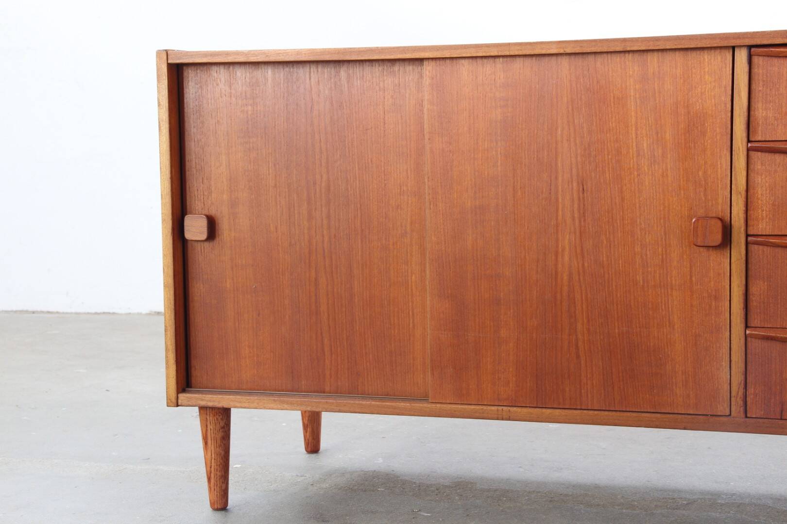 Vintage Mid-Century Danish Lowboard / Sideboard in Teak, 1960s