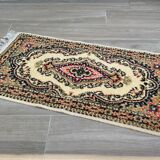 Beige mechanical carpet 80s