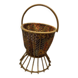 Rattan worker