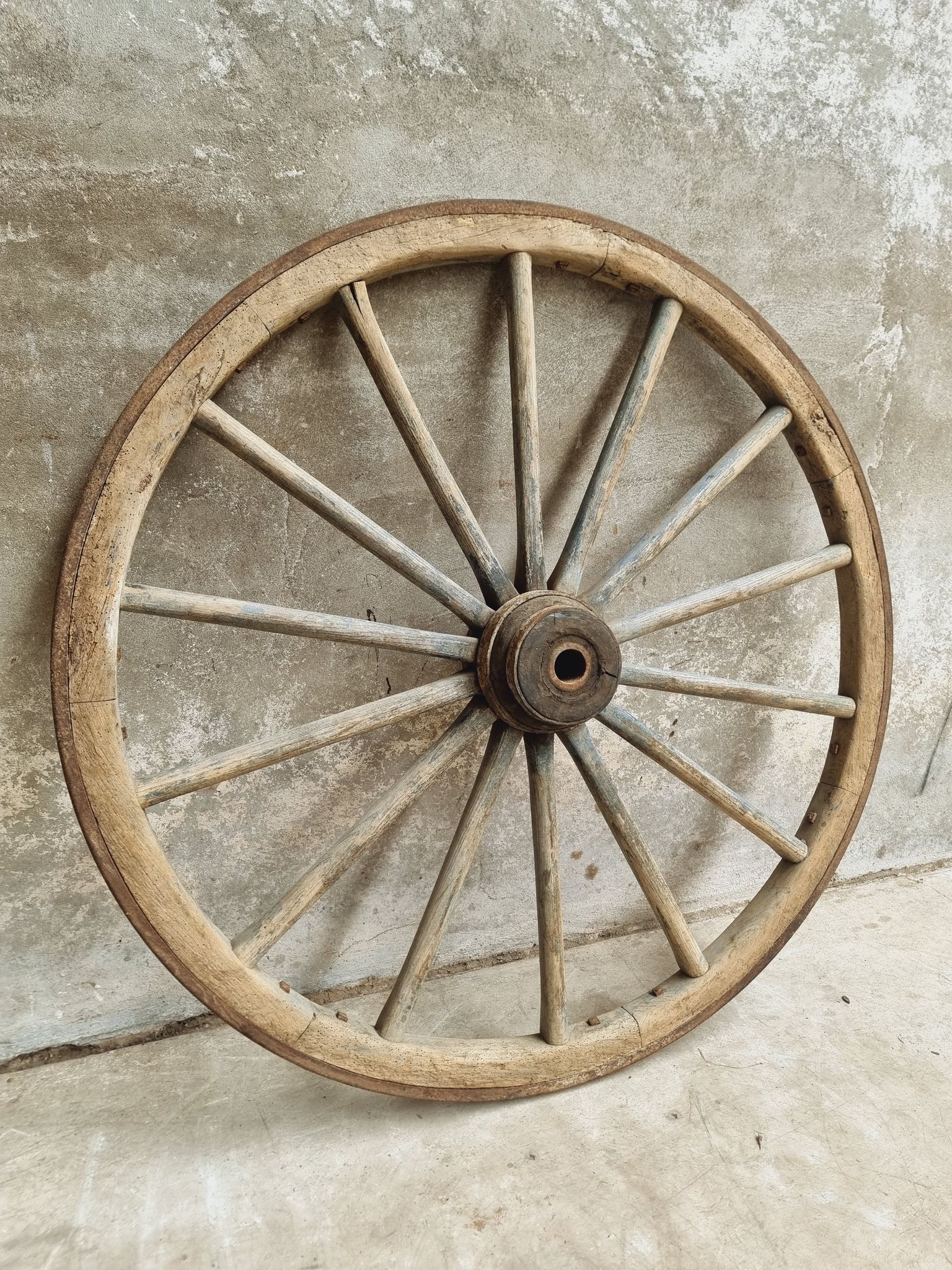 Antique cart wheel wagon wheel XXL oak wood 126 cm