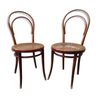 Pair of chairs Thonet n.  14 from 1861-1865, marked with a 1A label and a sun print