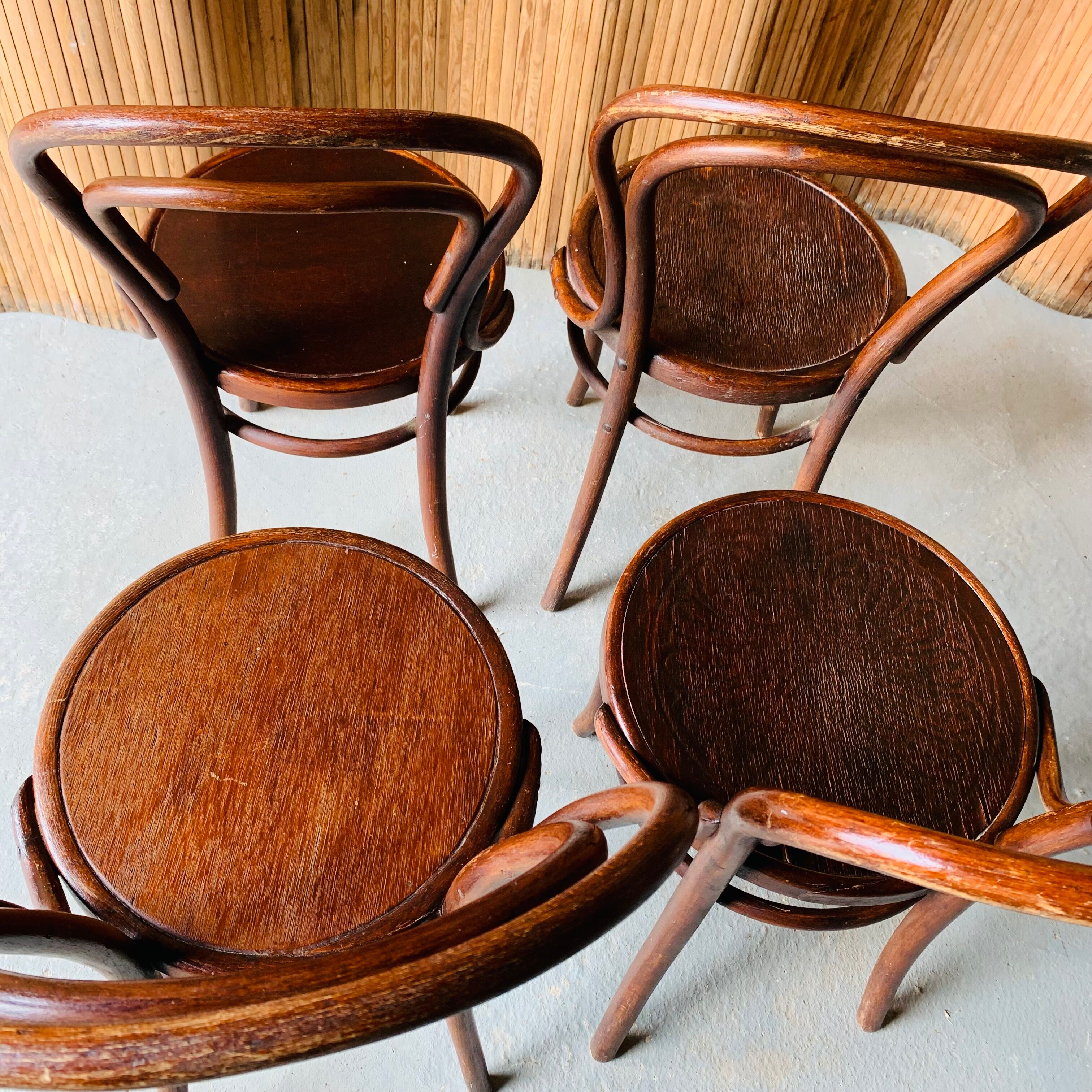 Set of 4 Thonet chairs