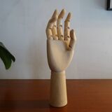 Articulated hand in raw wood