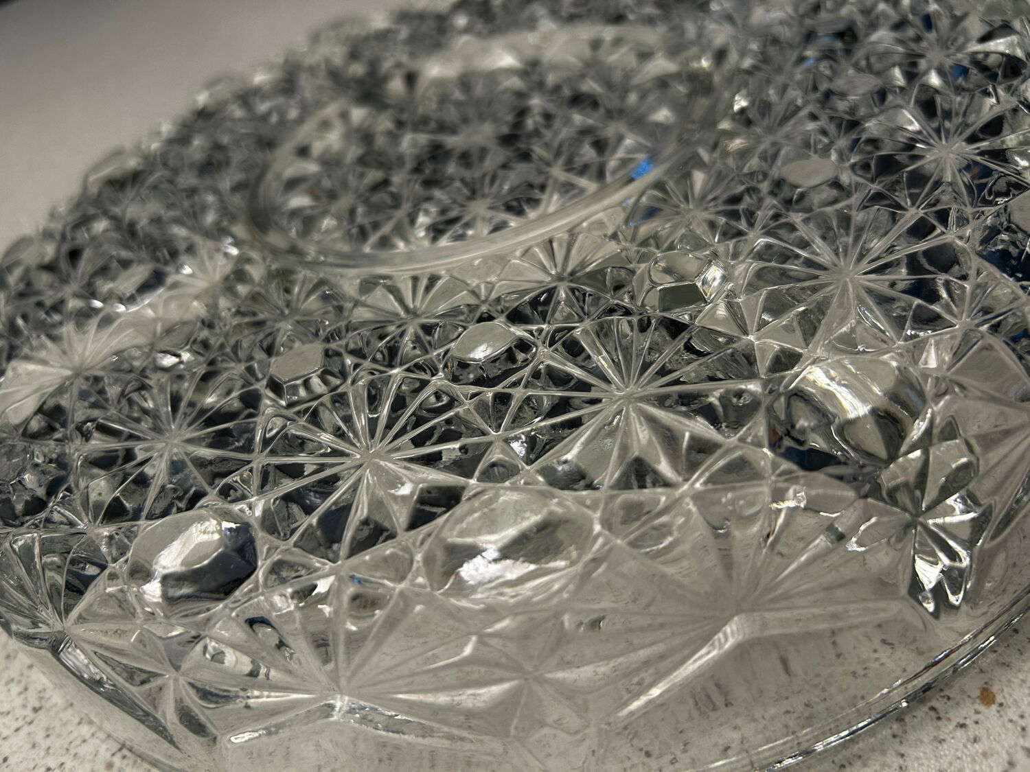 Large crystal aperitif presentation dish