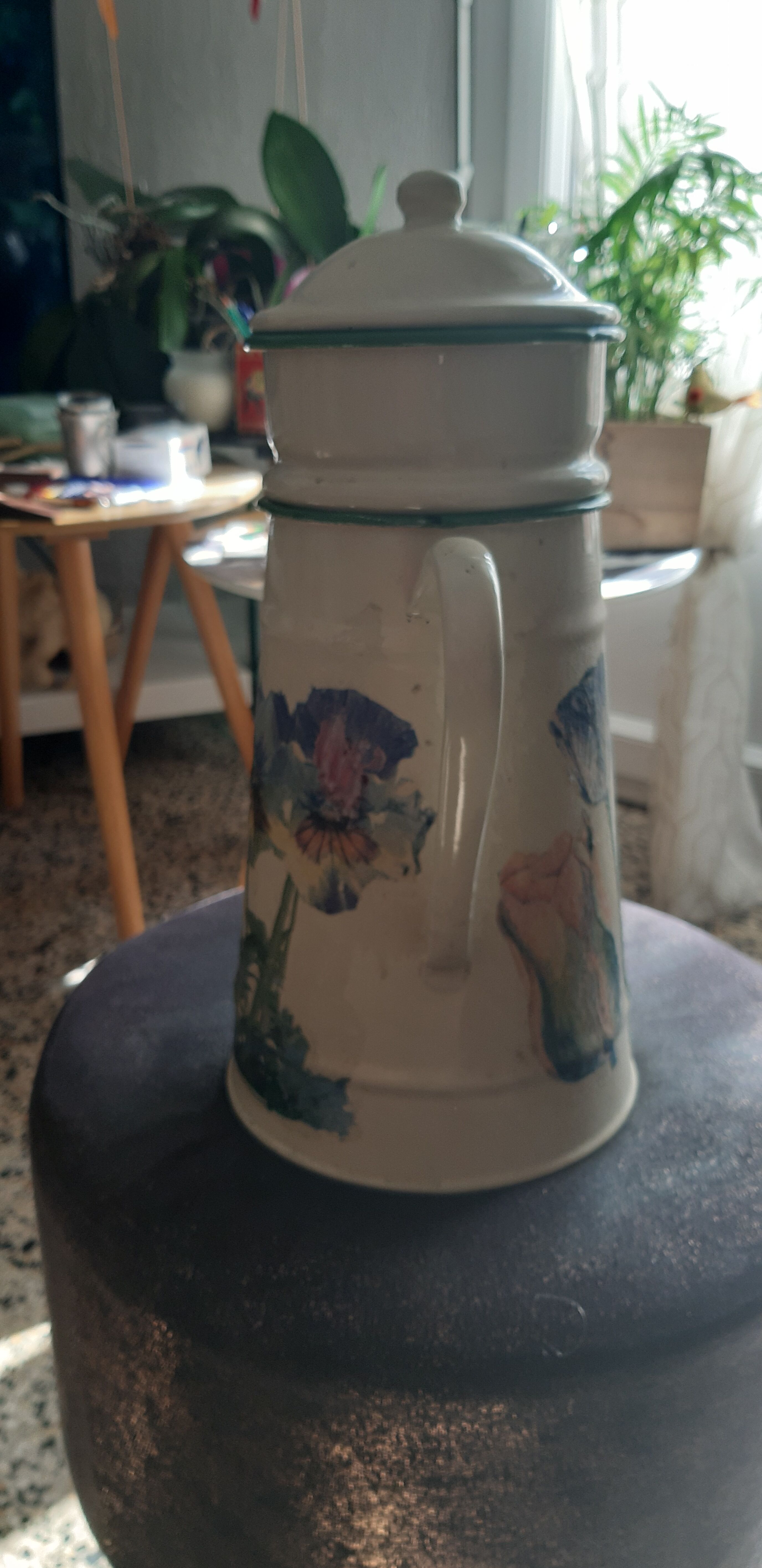 Enamelled sheet metal coffee maker