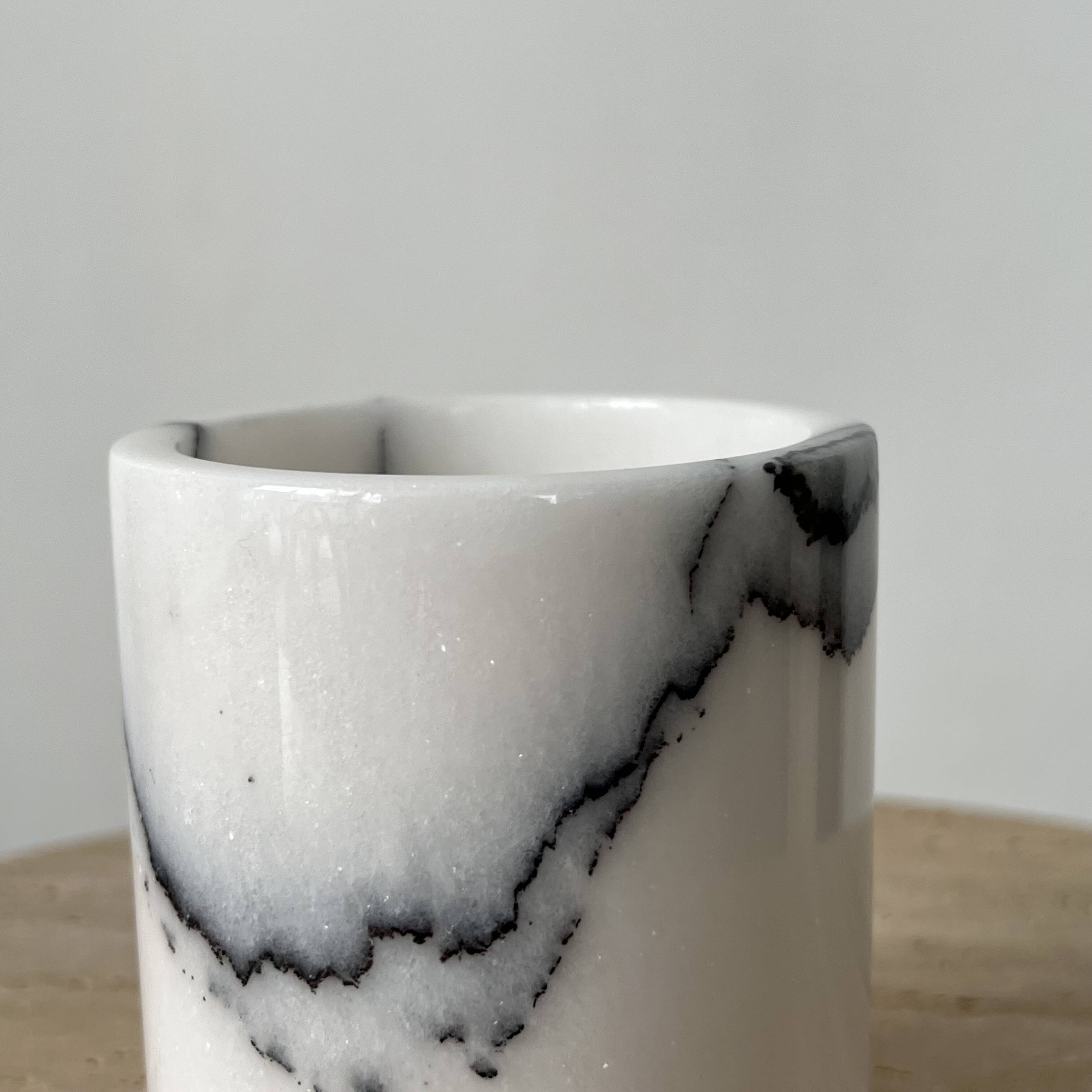 Pot en marbre