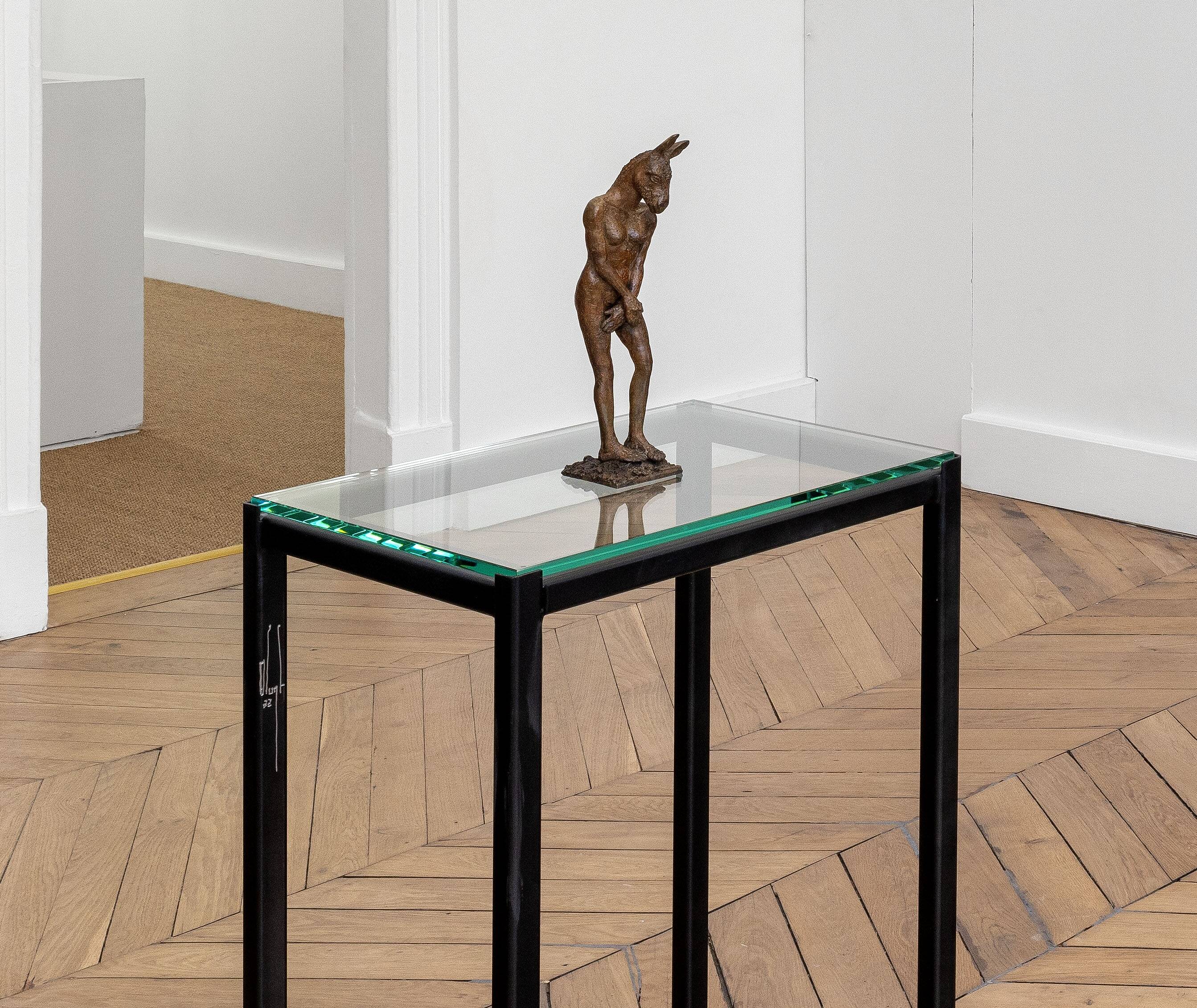 Pedestal(s)/Decorative Table(s)