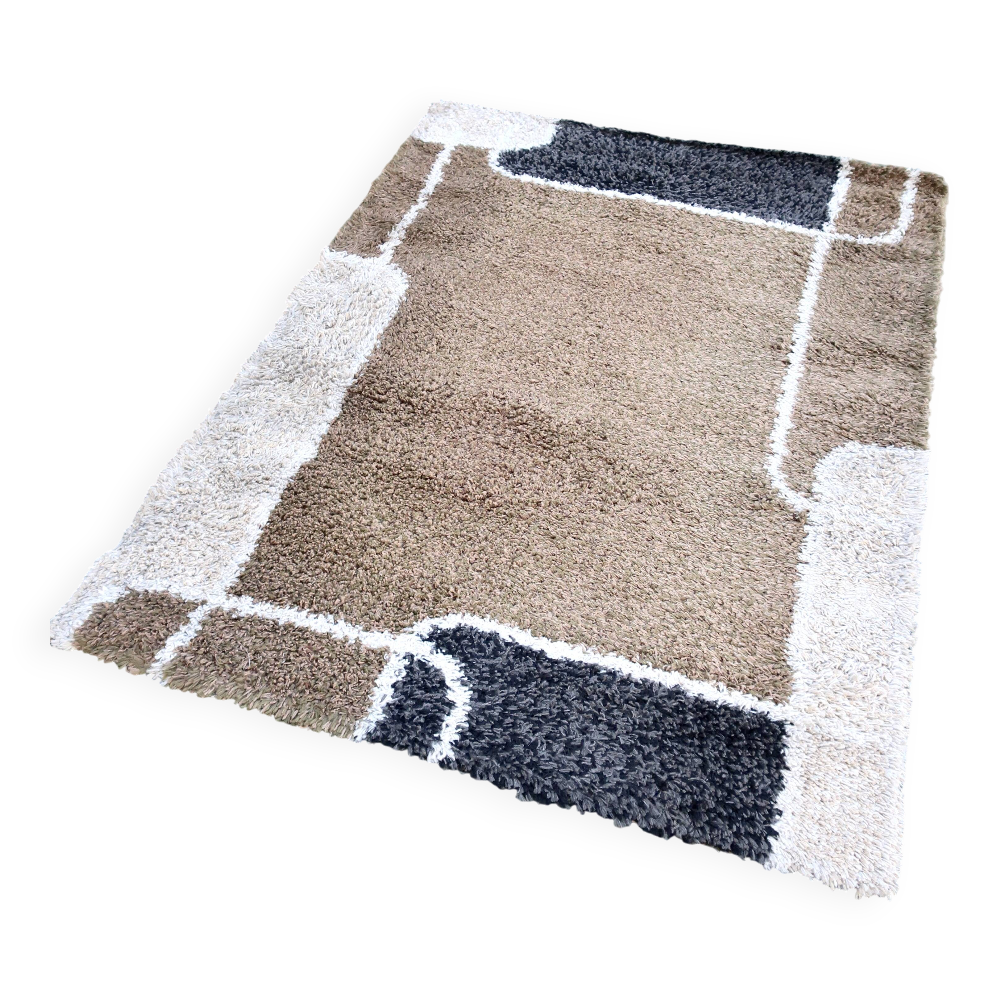 Designer rug 178 x 132 cm in very good condition