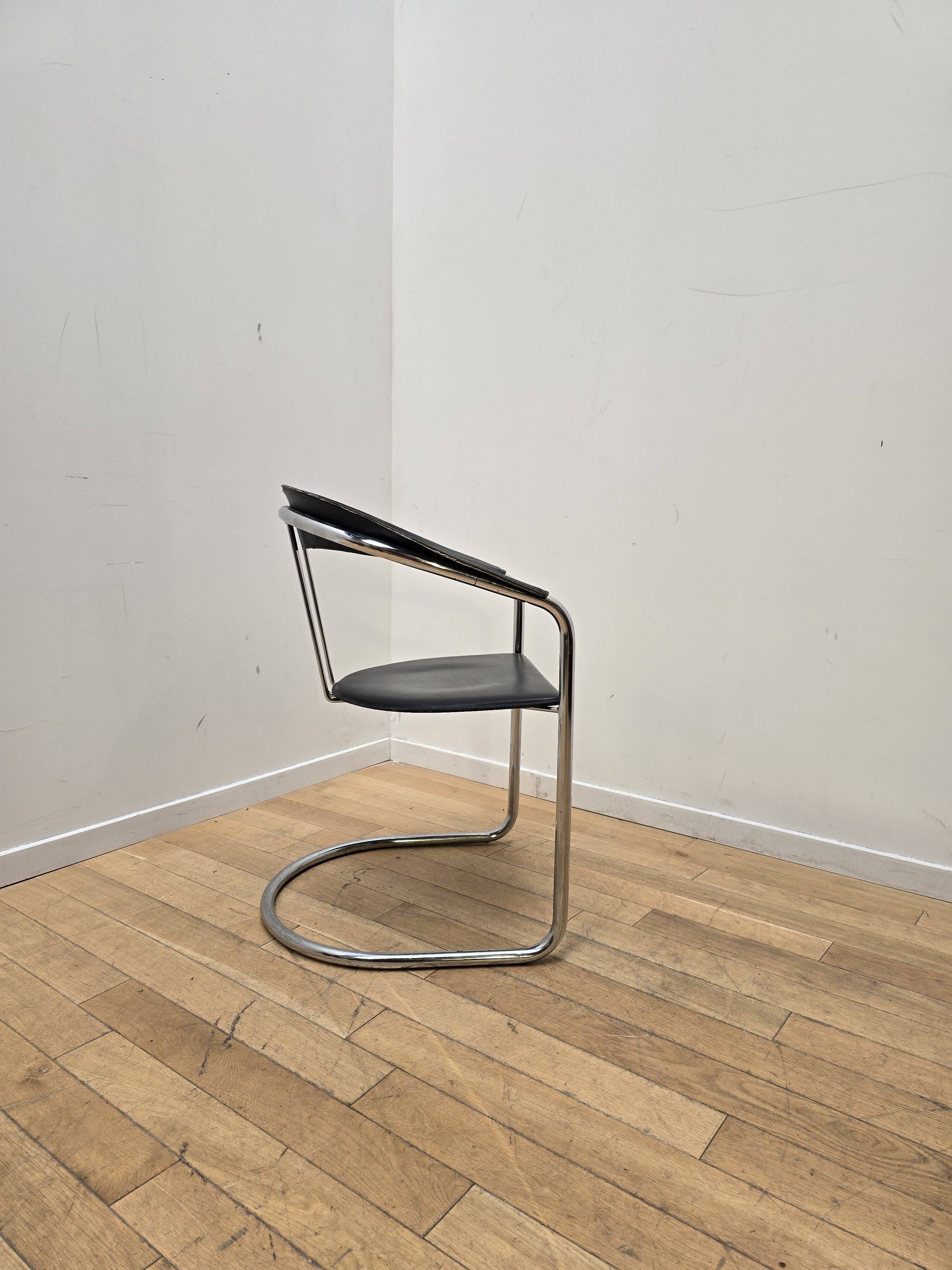 Set of 6 designer chairs from Italy.