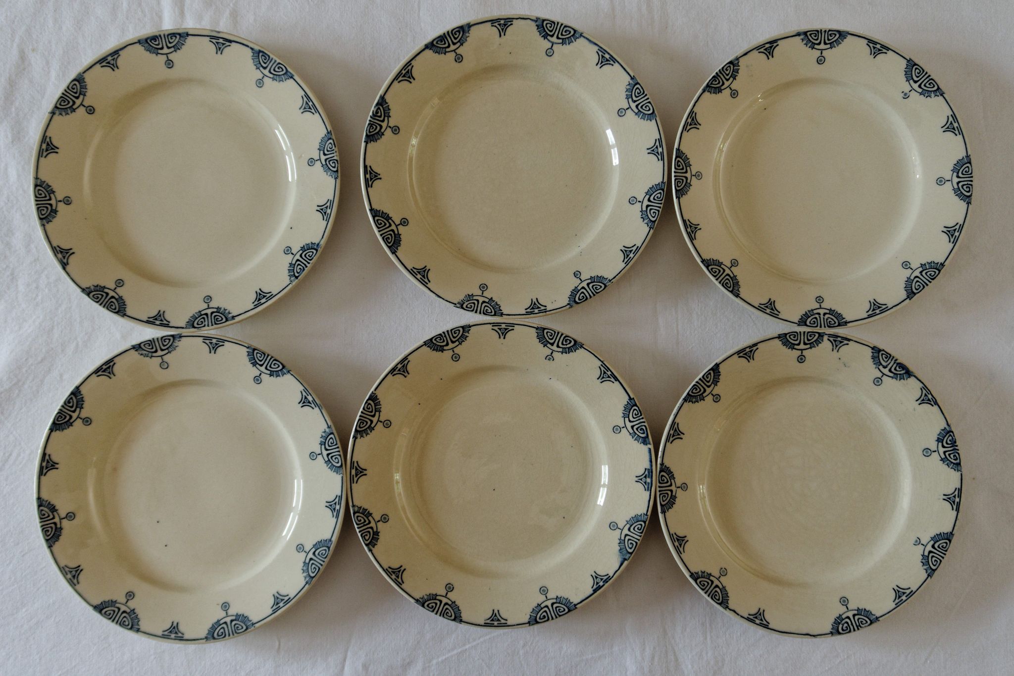 Lot 6 dessert asdiettes iron earth Gien Louvois Series