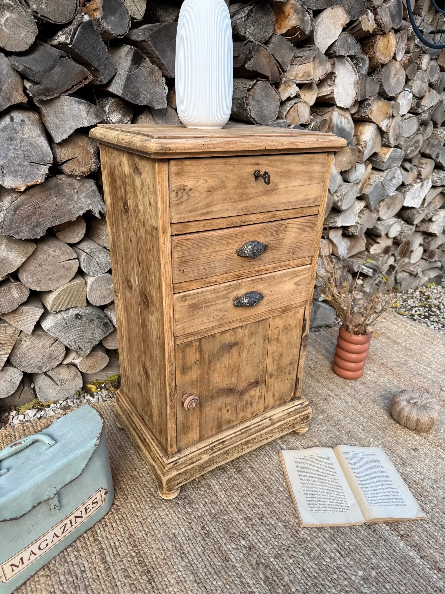 Solid wood chiffonier / Storage furniture