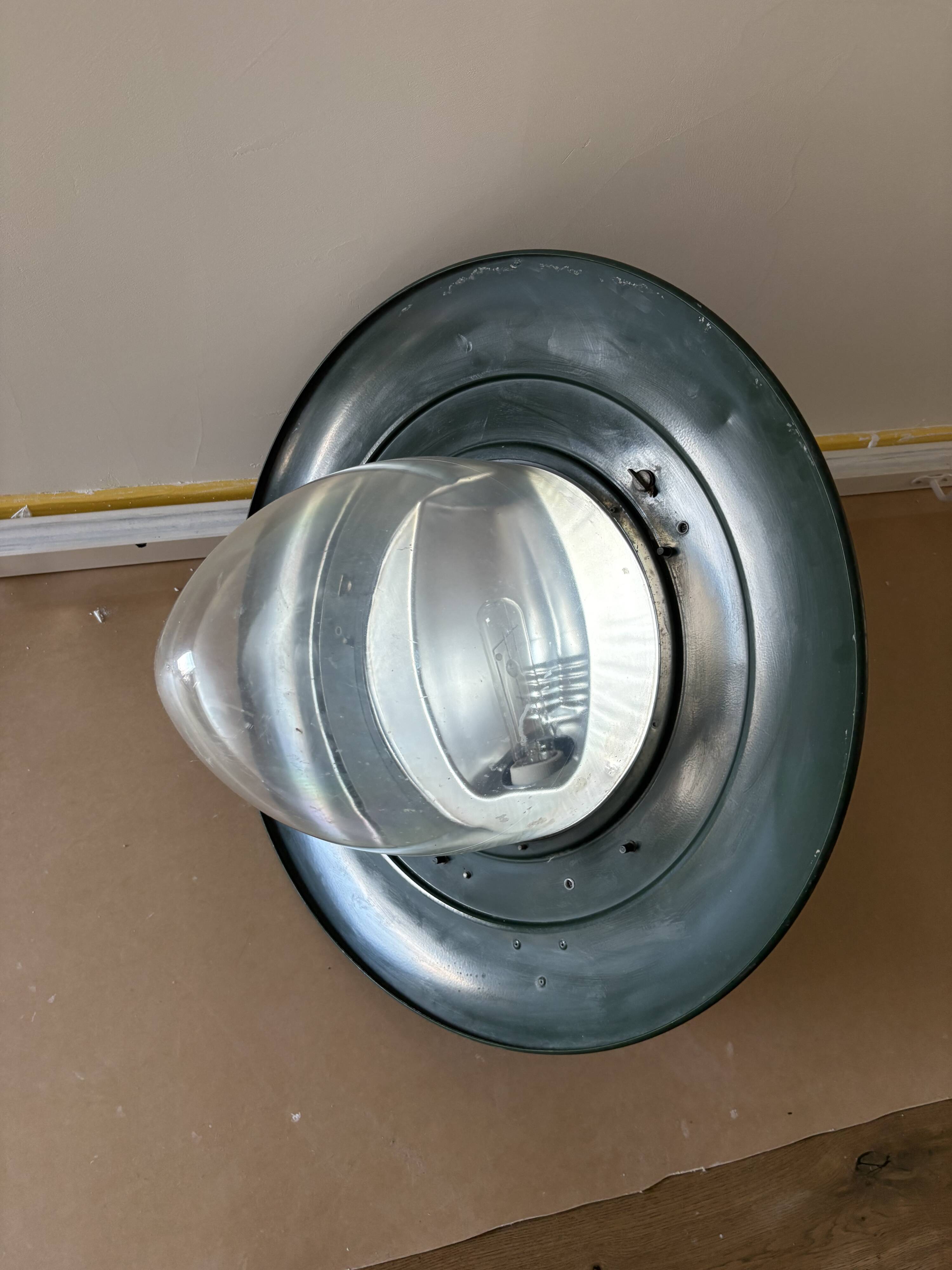 Set of 7 authentic schreder albany maxi light fixtures.