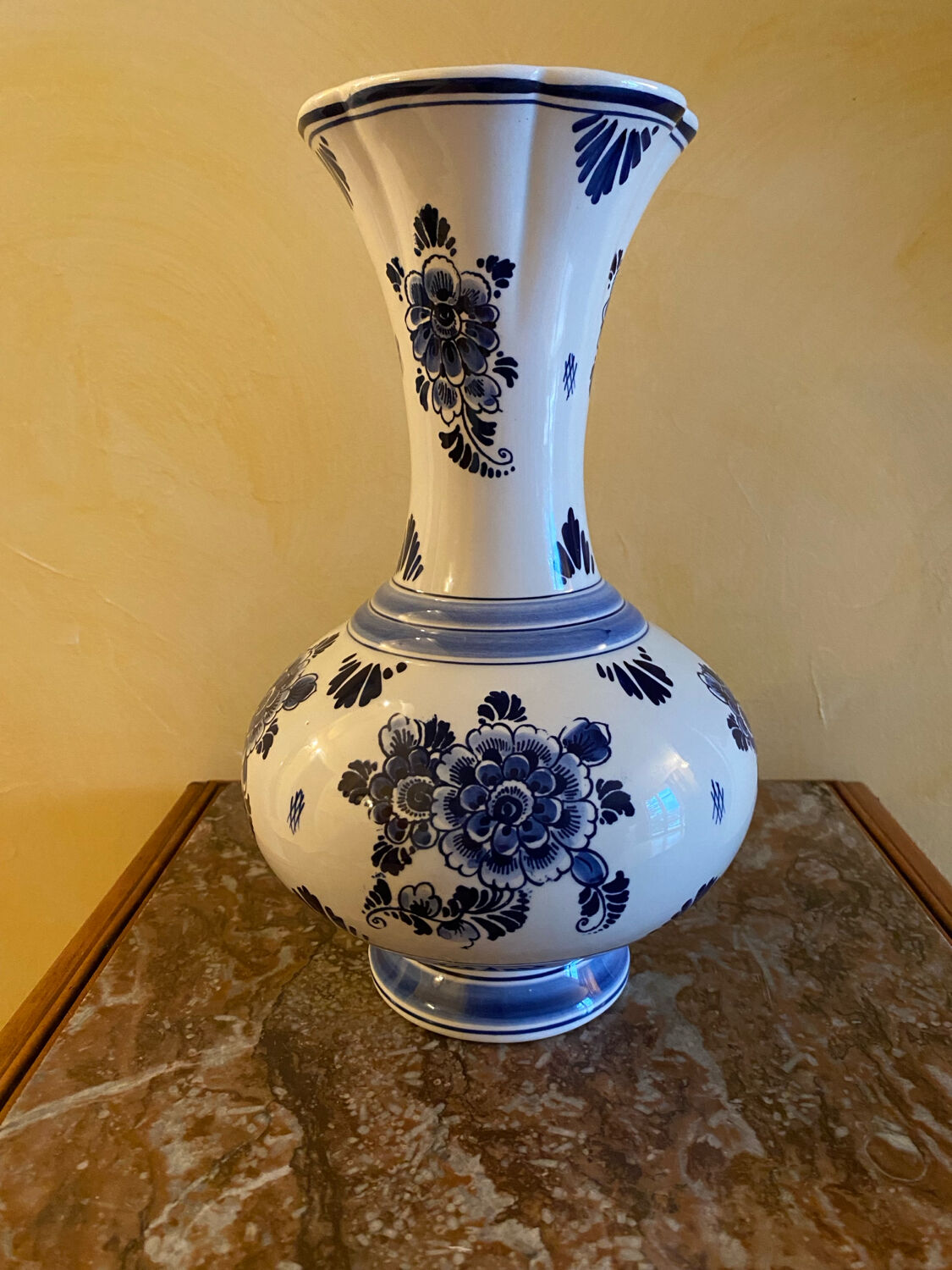 Large Delft blue set – Decorative blue and white ceramics, hidden