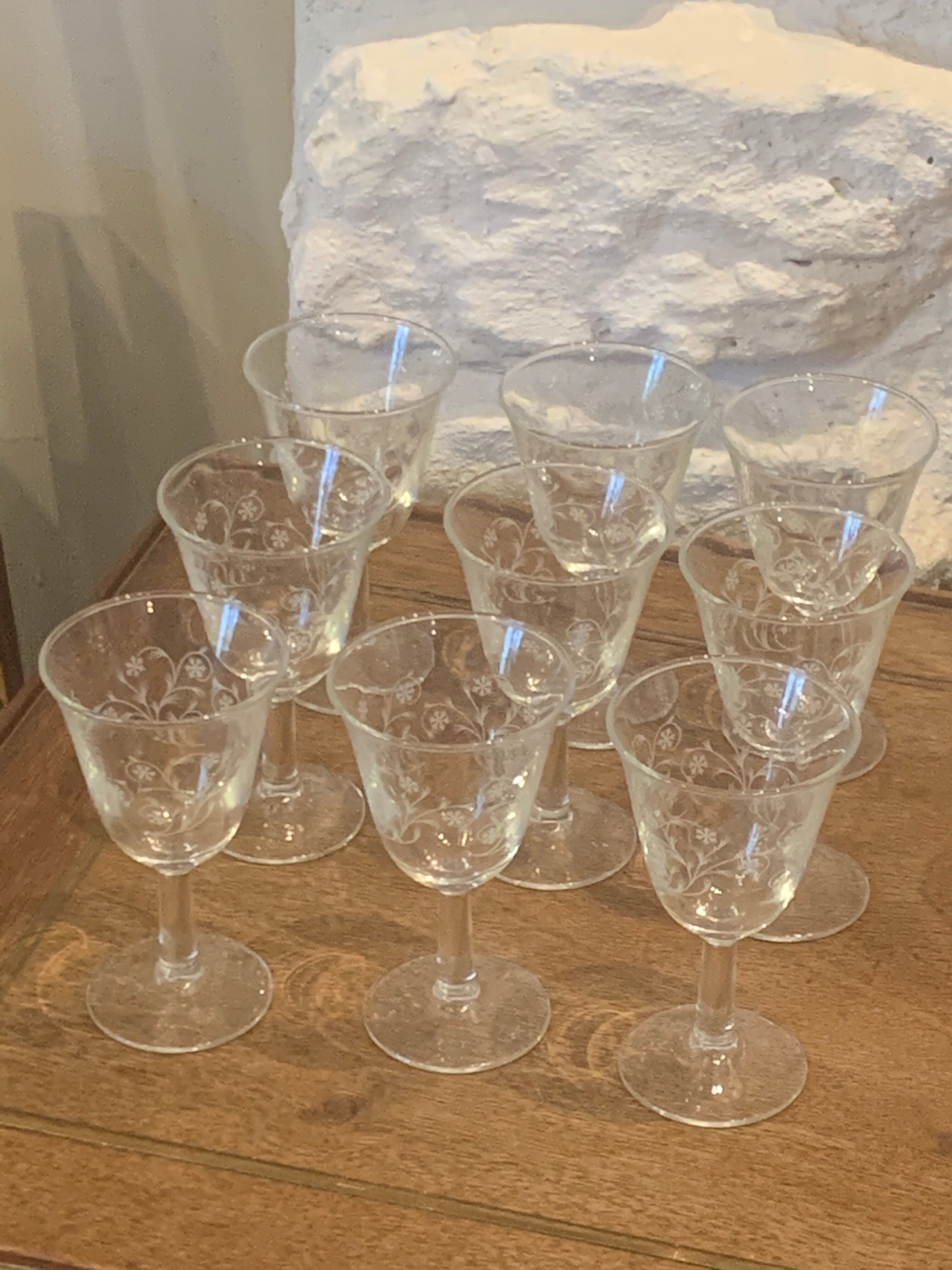 9 glasses tulip-shaped vintage blueberry pattern 1960