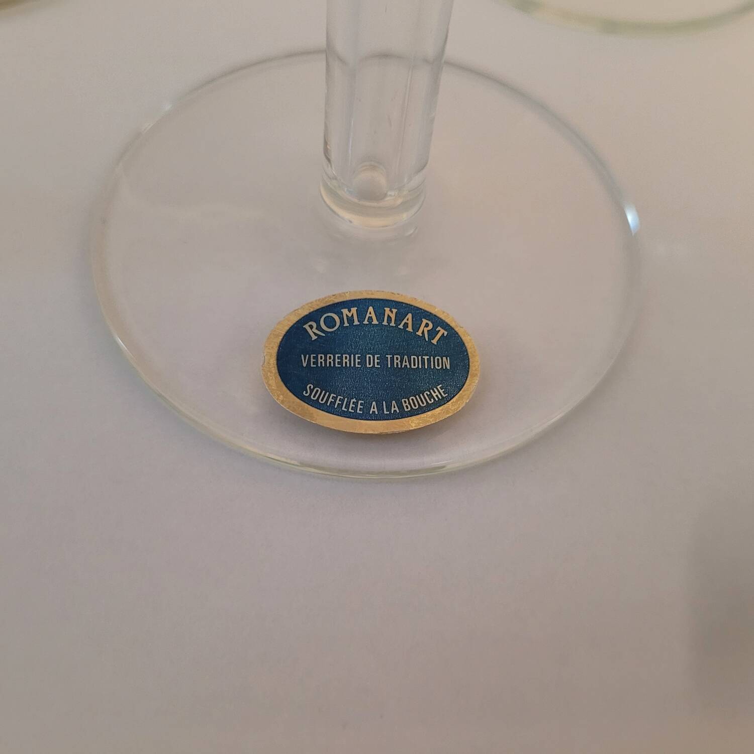 Romanart champagne flutes, mouth-blown, engraved grapes