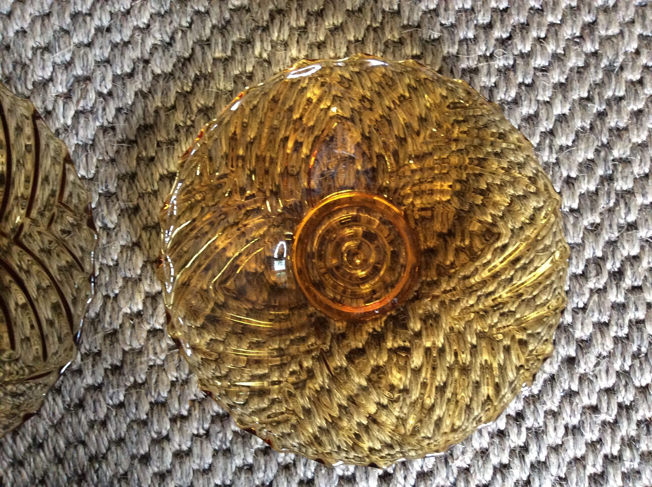 Series of 10 amber plates