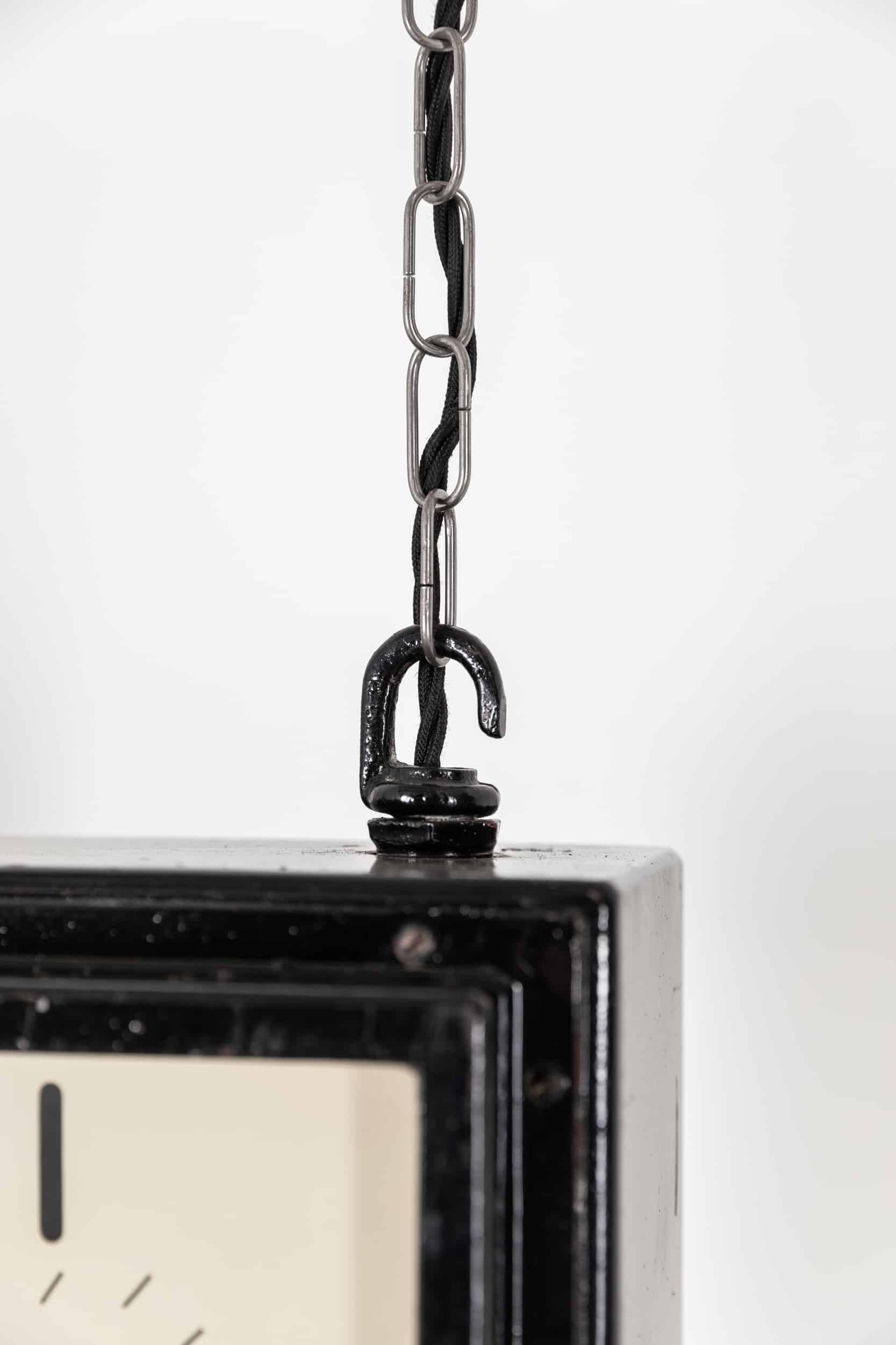 Square Gents of Leicester Clock