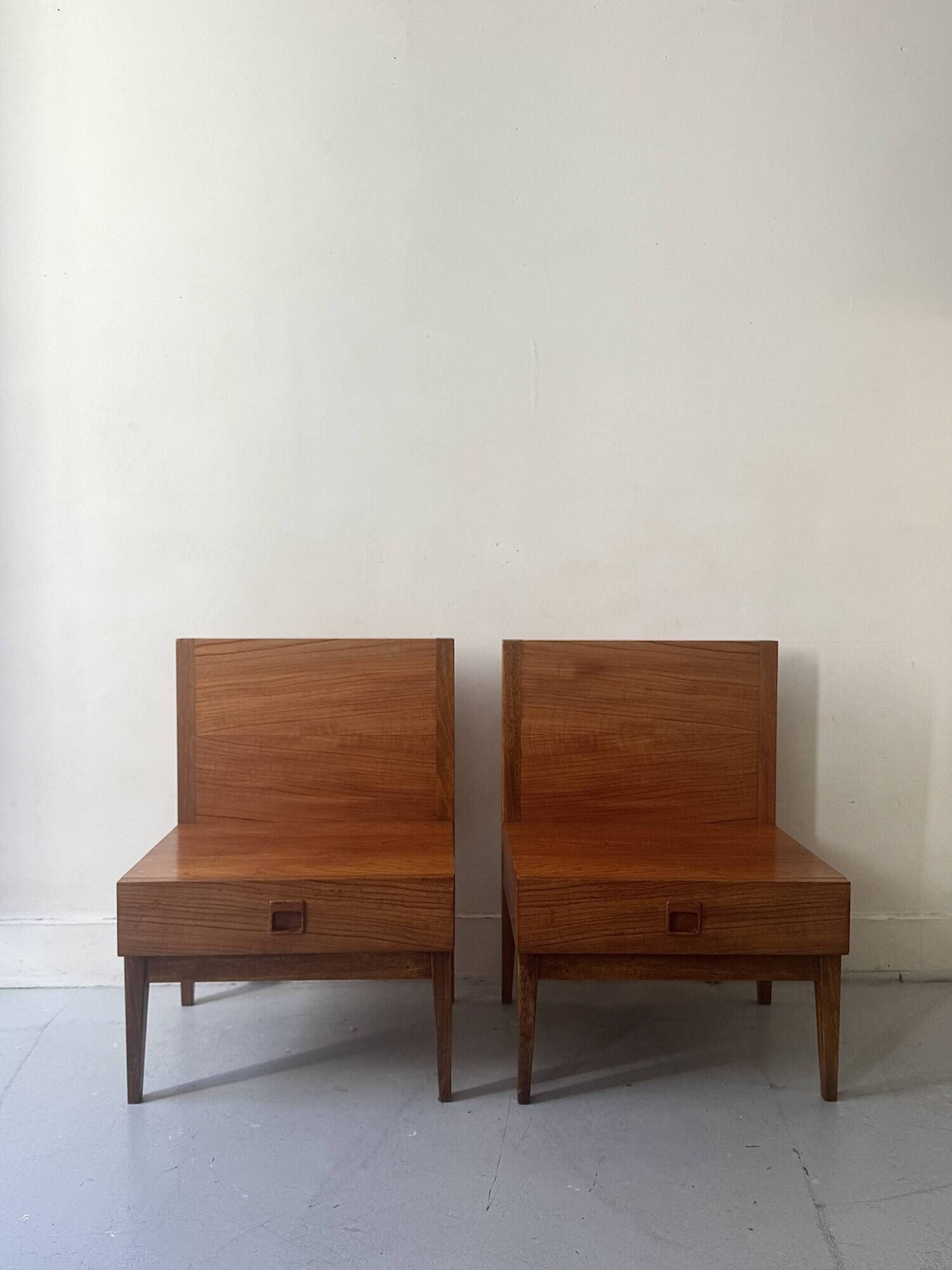 Modernist pair / Scandinavian wooden bedside tables, 1970 design.