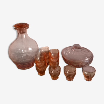 Un set de carafe verres et sucrier en verre rose 1940