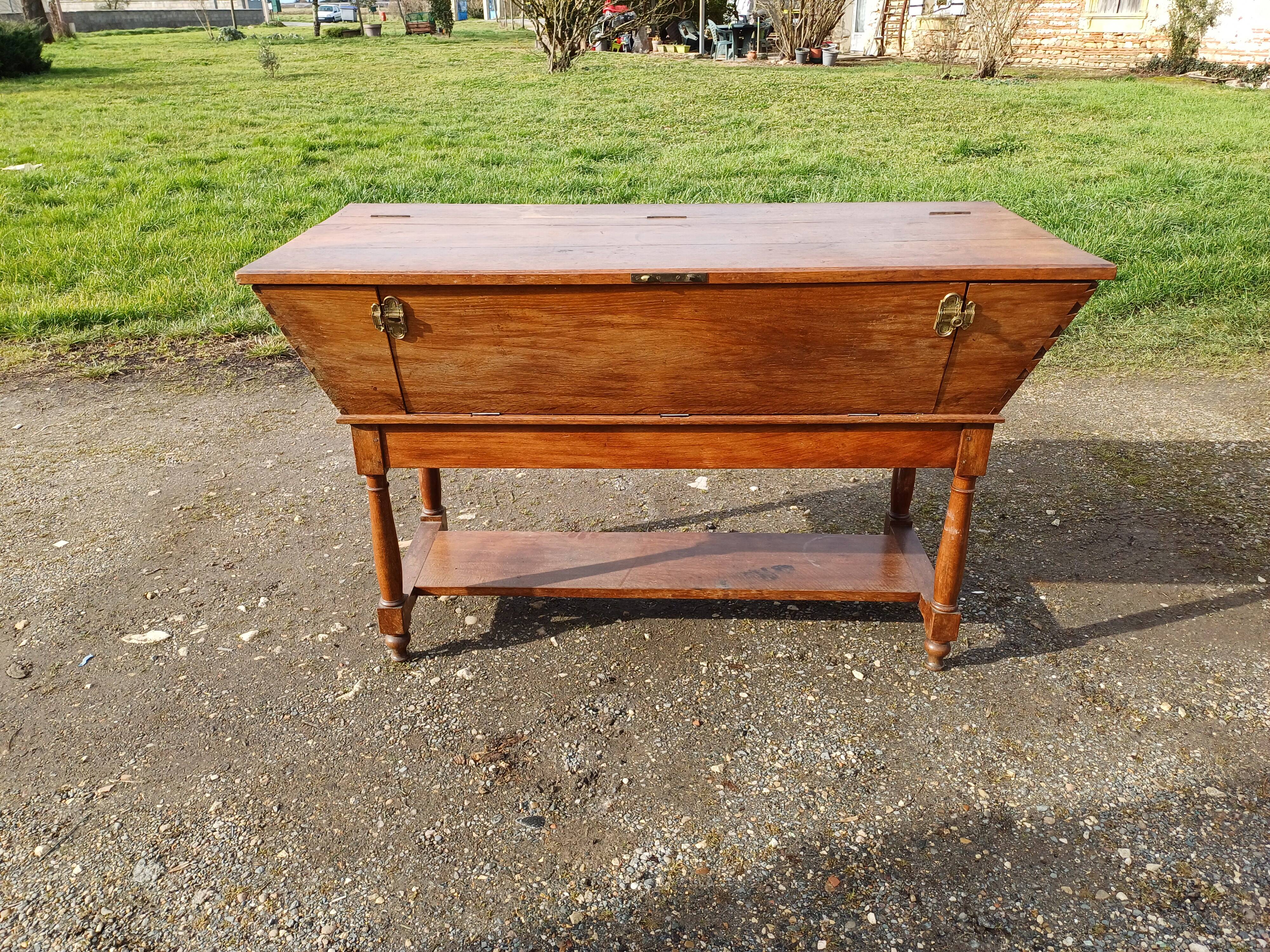 Provençal bread bin in oak 19th
