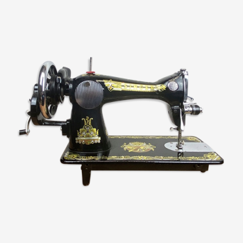 Singer ancienne machine à coudre laque noire à motifs dorés - très décorative