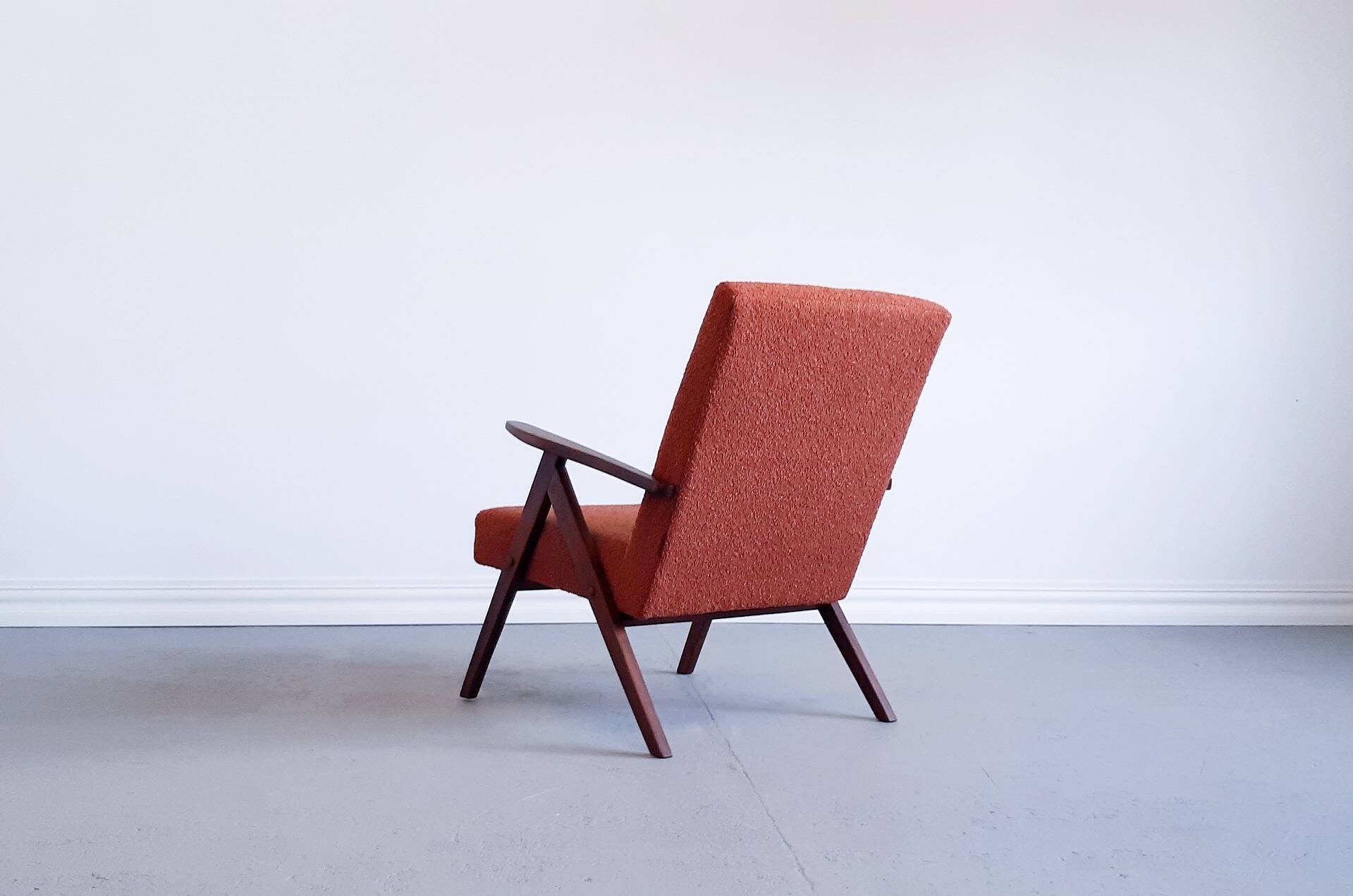 Mid Century Easy Chair Model B 310 Var in Rusty Brown Boucle