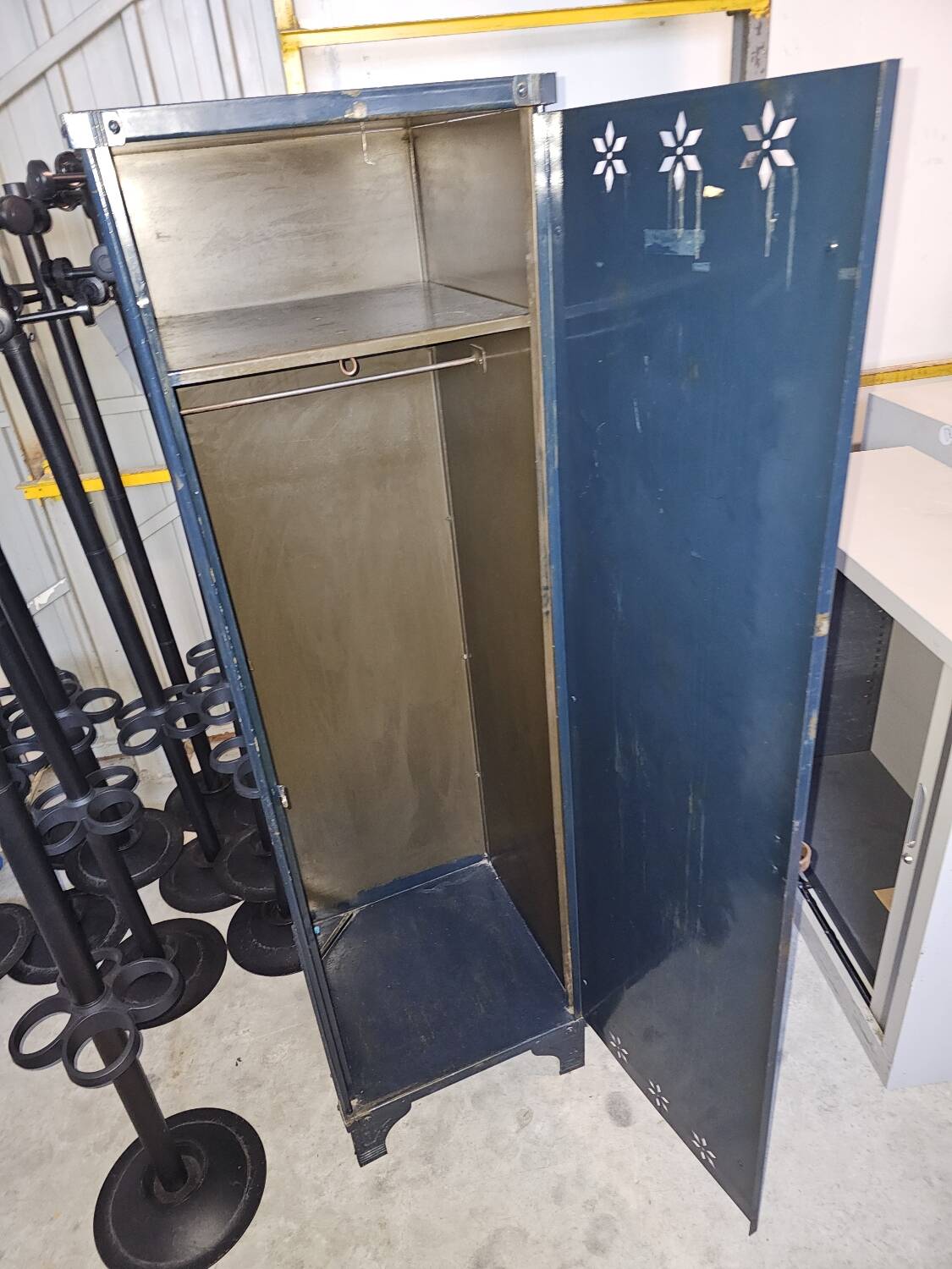 Old Ghent Cloakroom from the 1900s - Vintage Charm and Authenticity