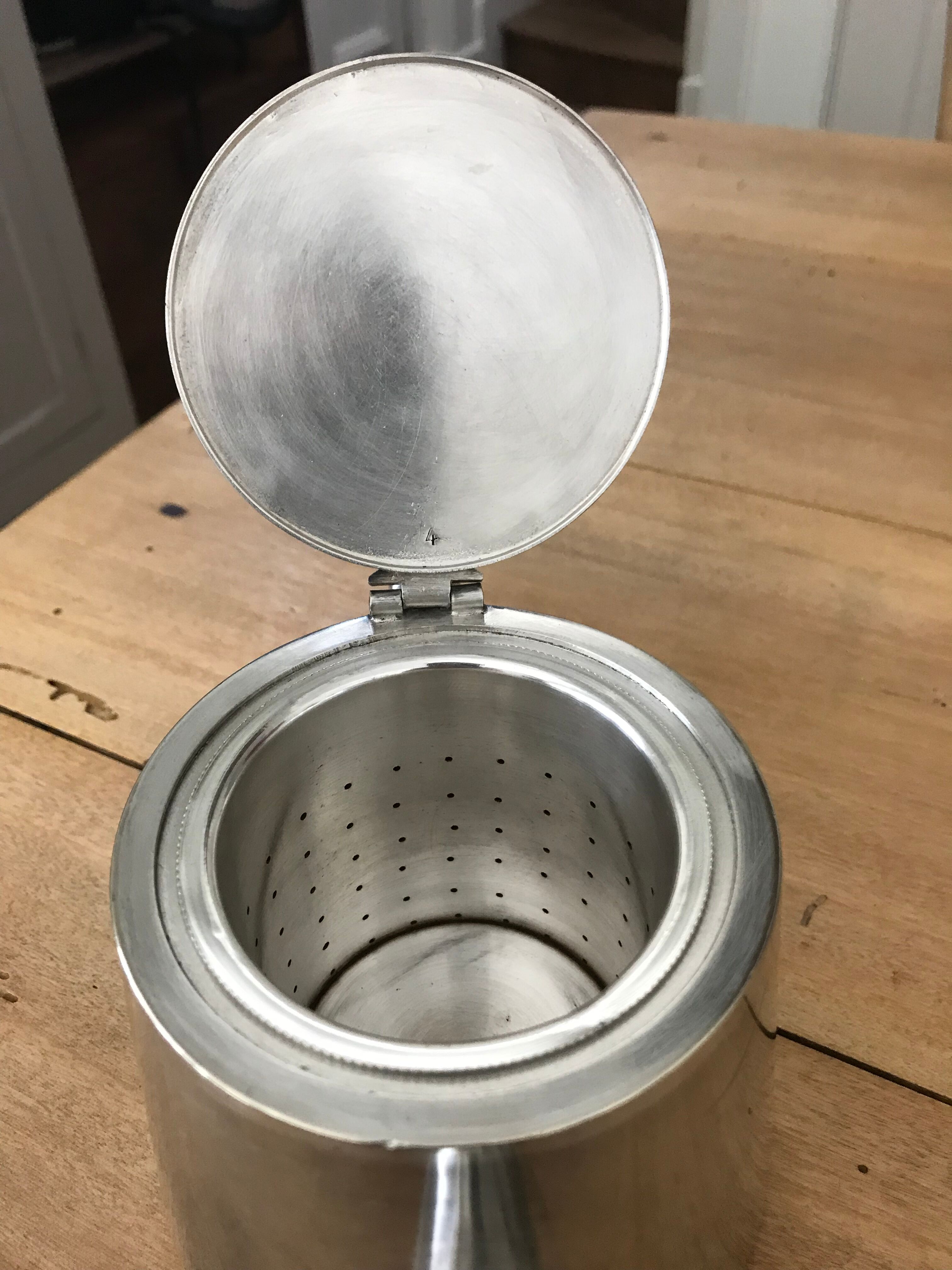 Theapot in silver metal E. nother