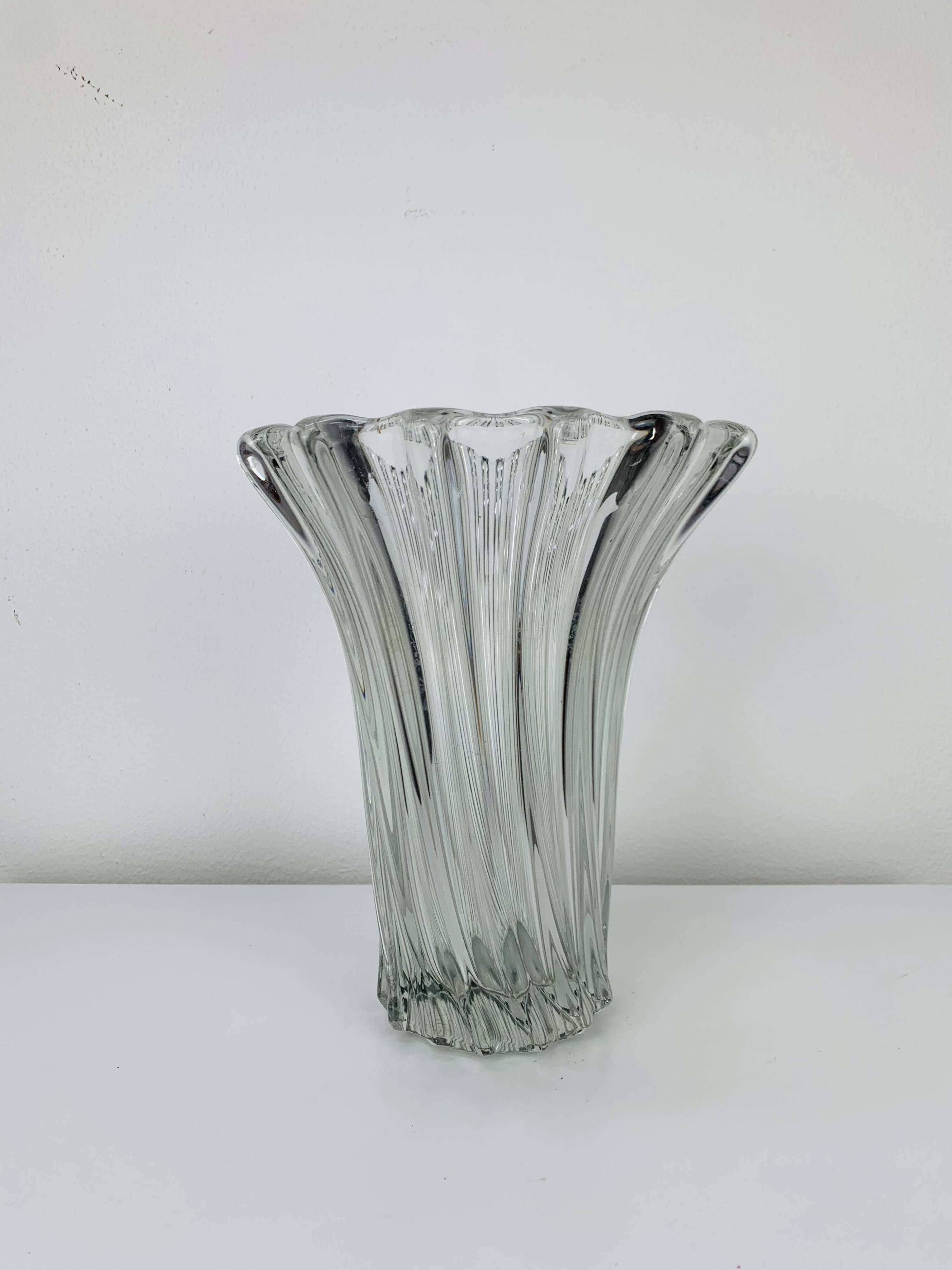 Art Deco vase by Pierre d'Avesn, glass