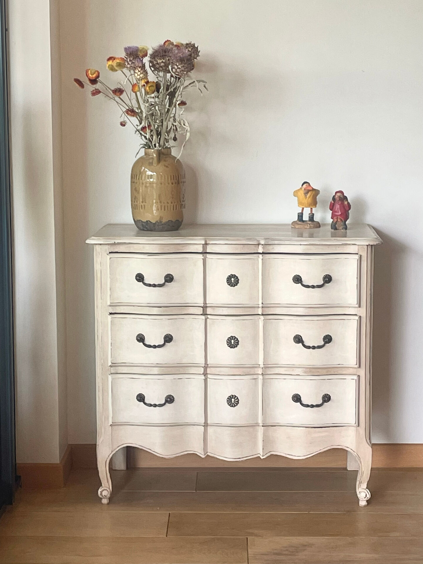 Provençal chest of drawers