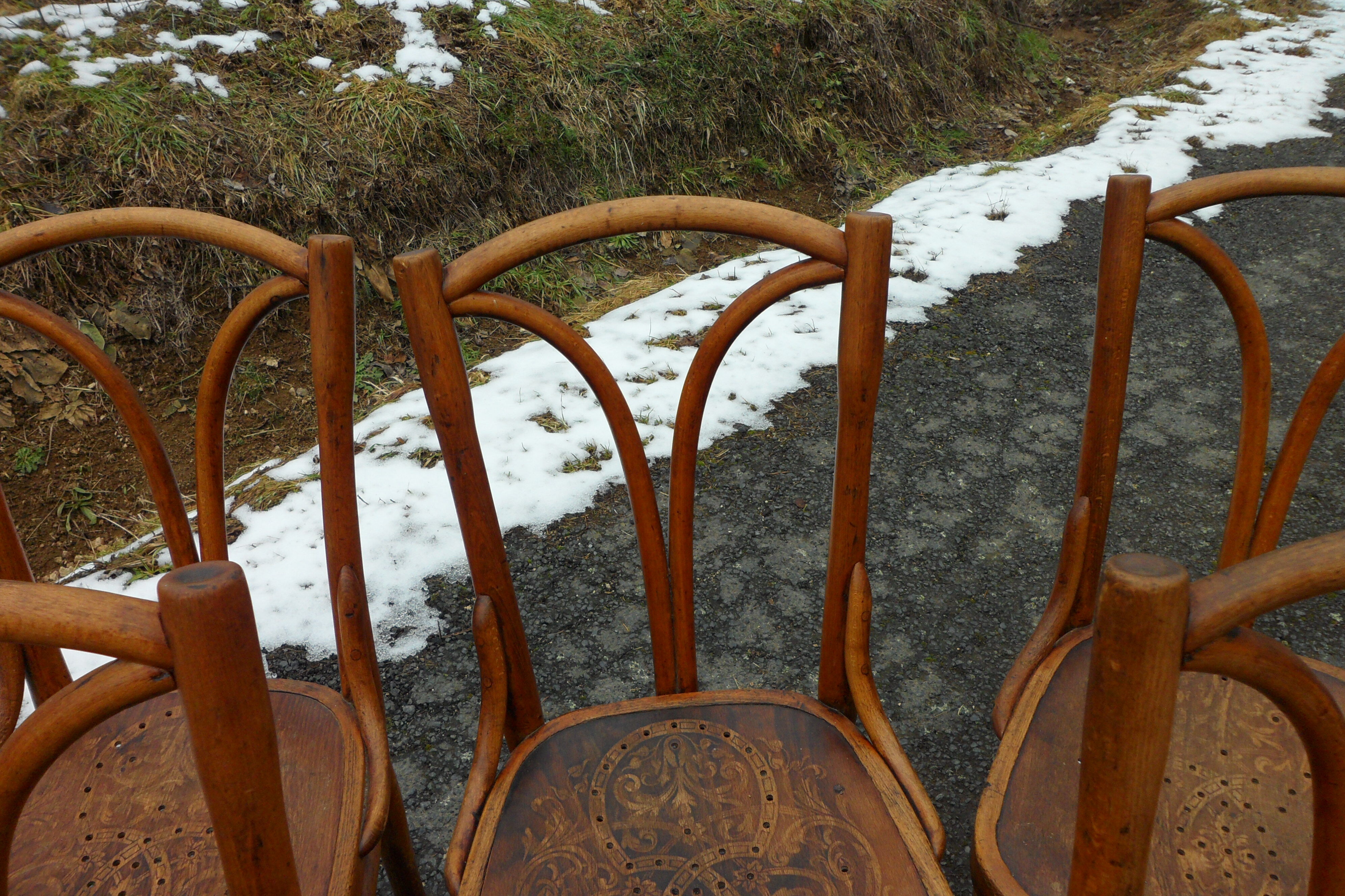 Set of 5 bistro chairs