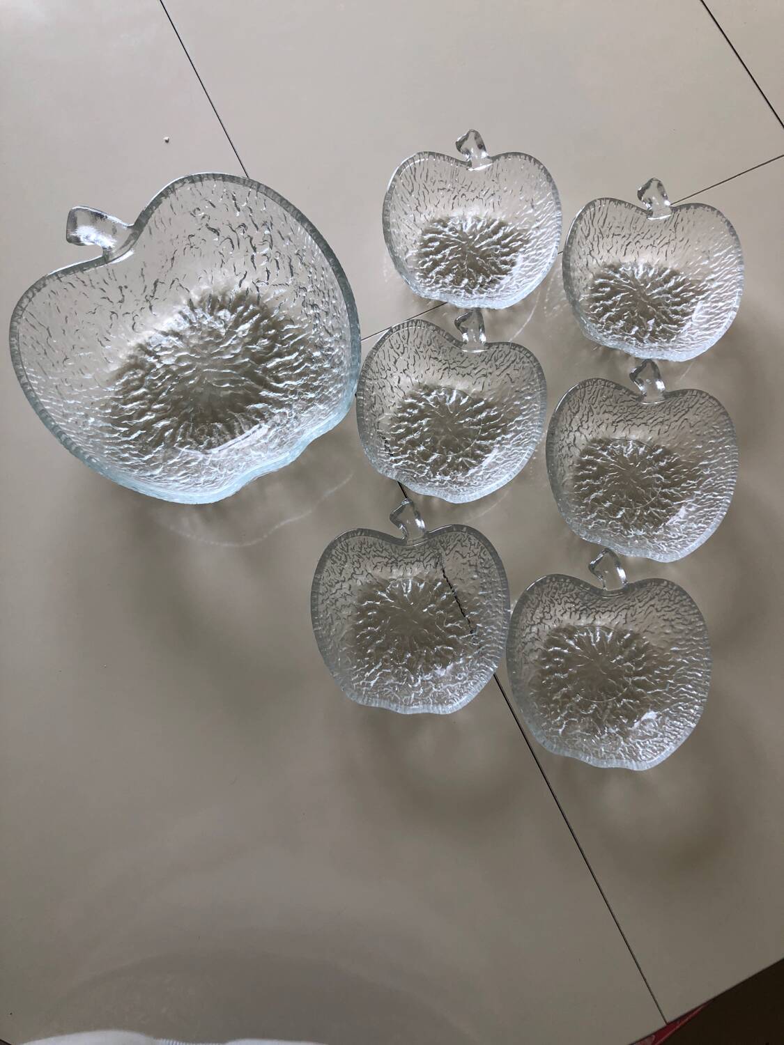 Salad bowl and 6 apple ramekins in vintage chiseled glass