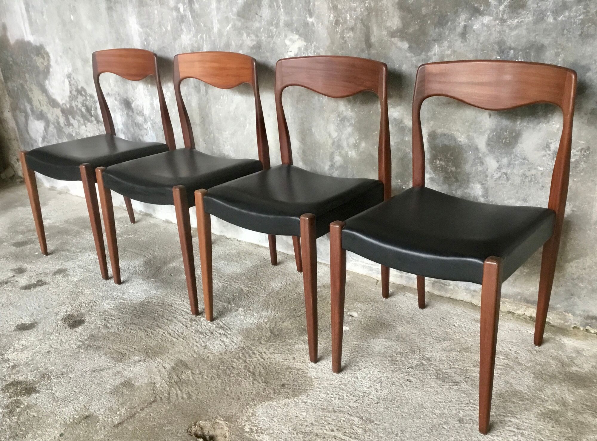 Set of 4 Scandinavian teak chairs brand NF Ameublement - 1960