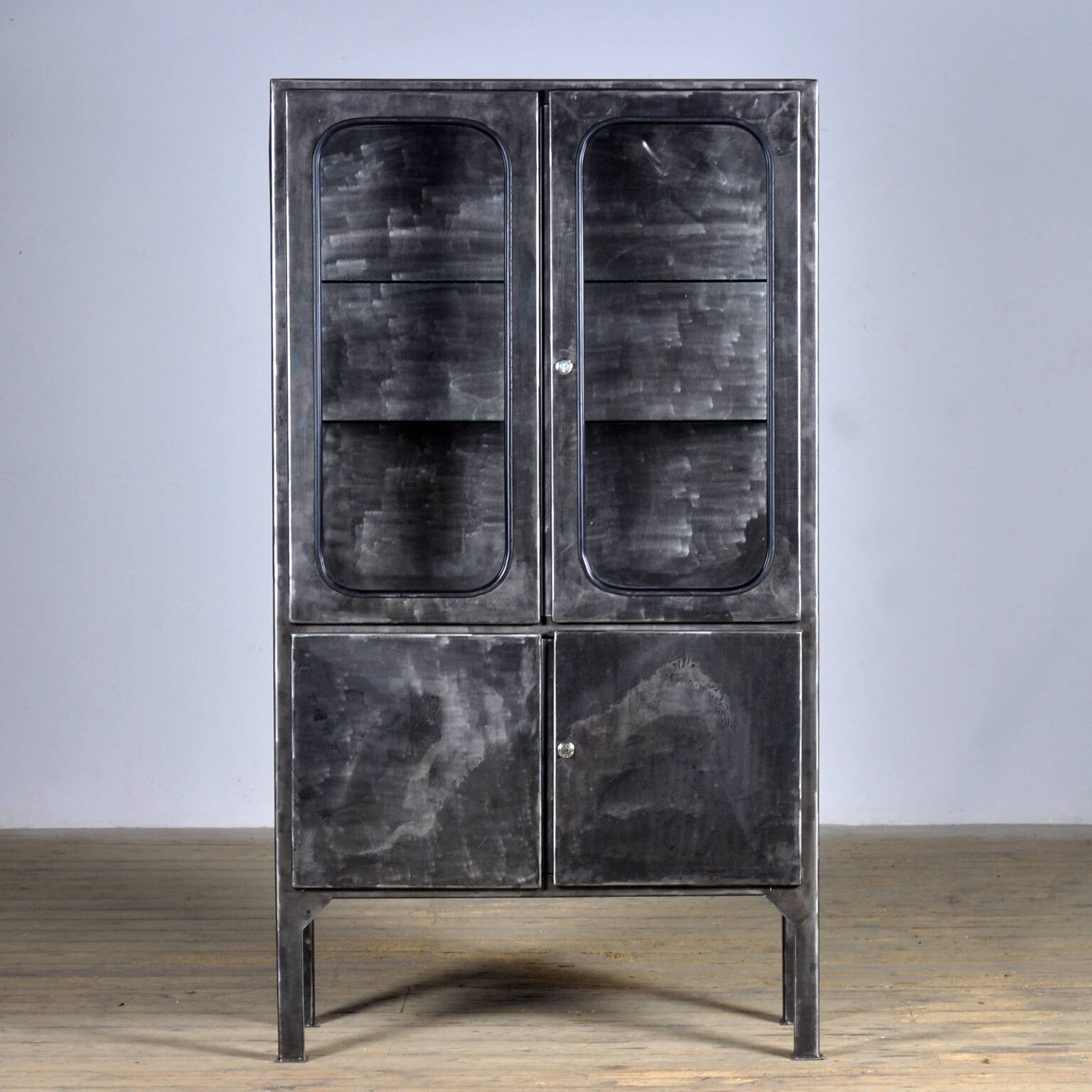 armoire à pharmacie polie, années 1970