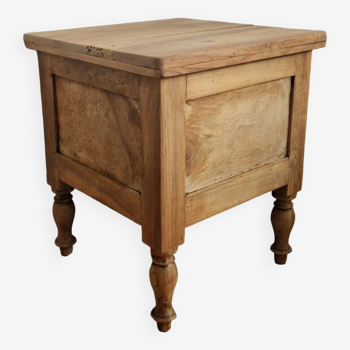 Coffre ancien ou table d'appoint début XX