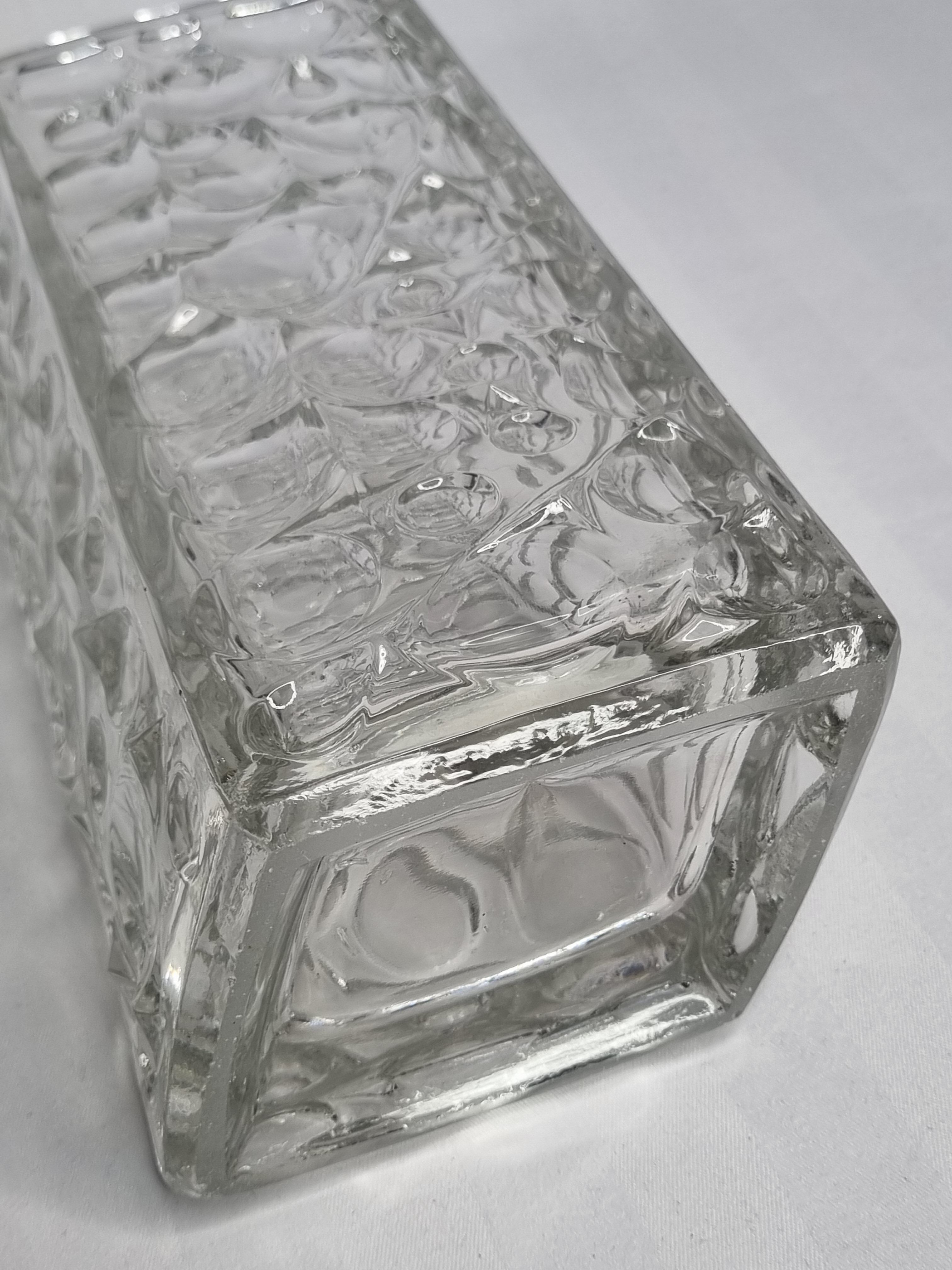 Textured vintage glass vase, 21 cm