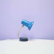 Lampe de table en métal turquoise Mathieu Mategot