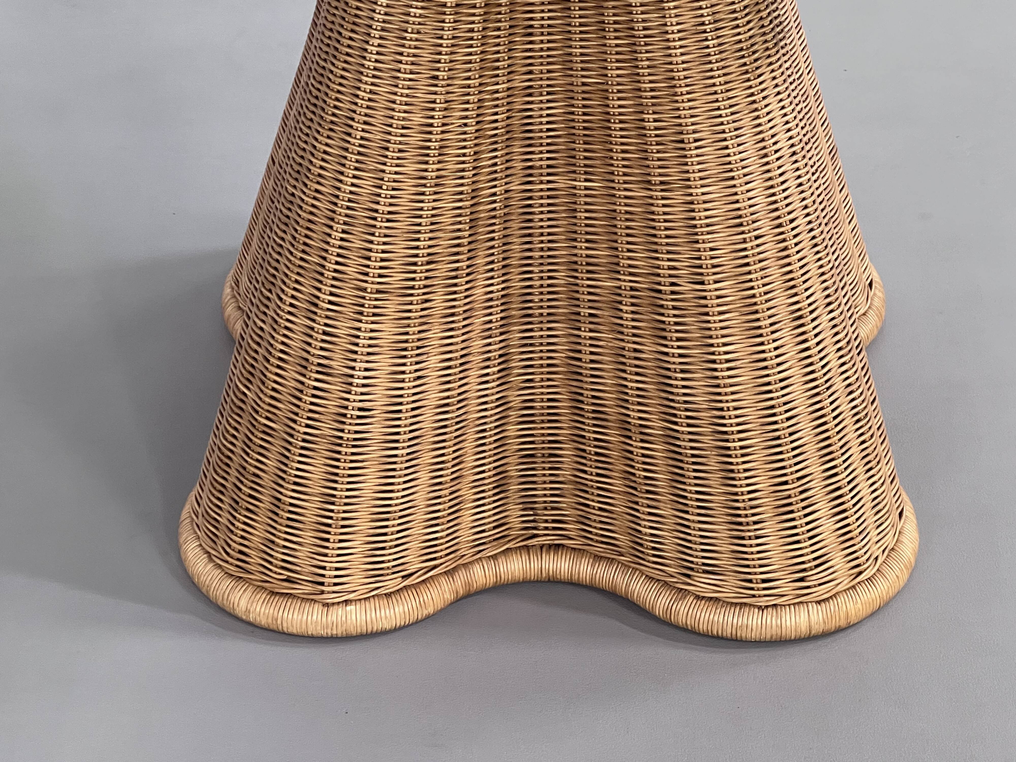 Italian design round table in wood and rattan
