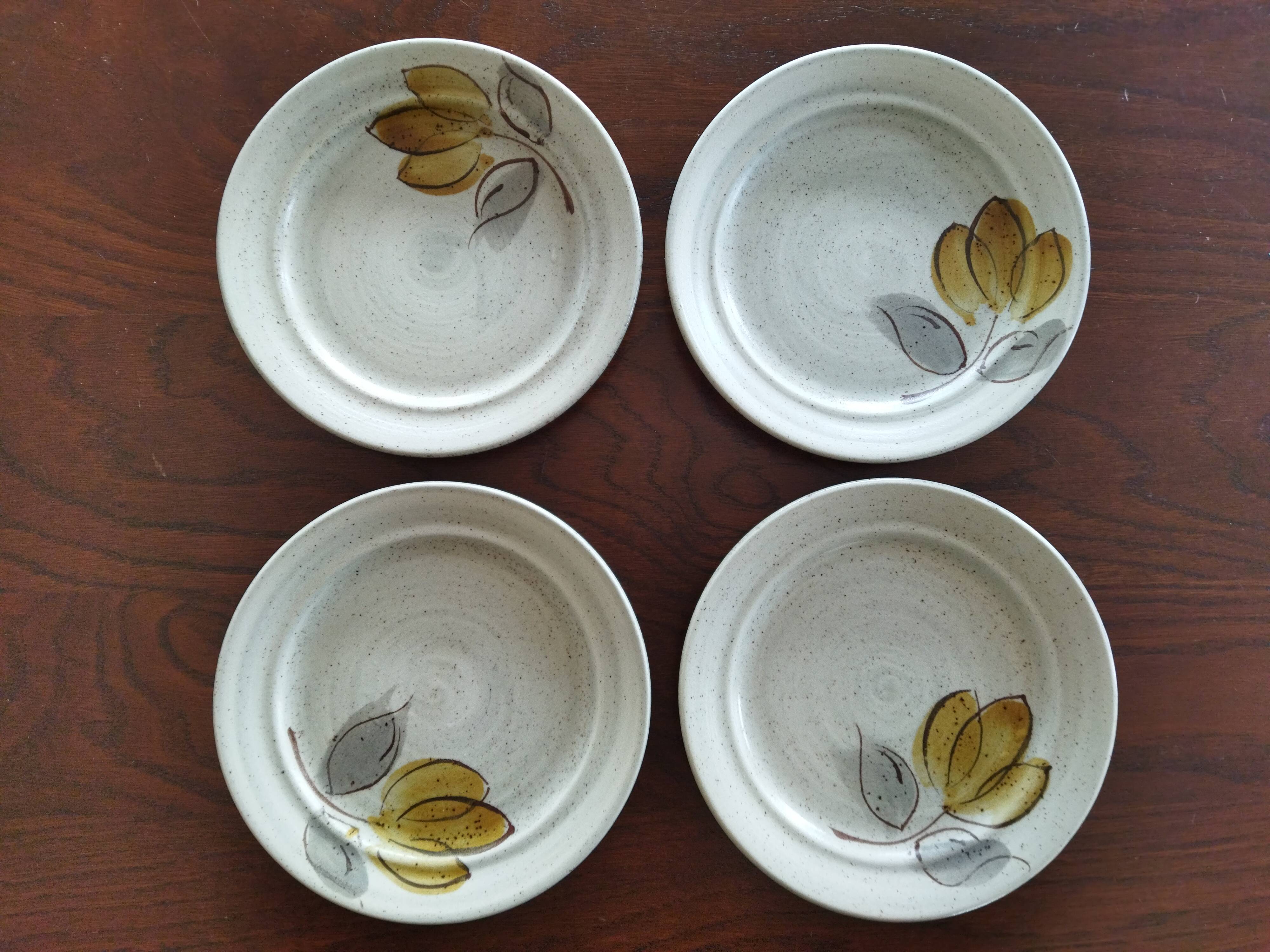 4 St Amand Alaska model dessert plates