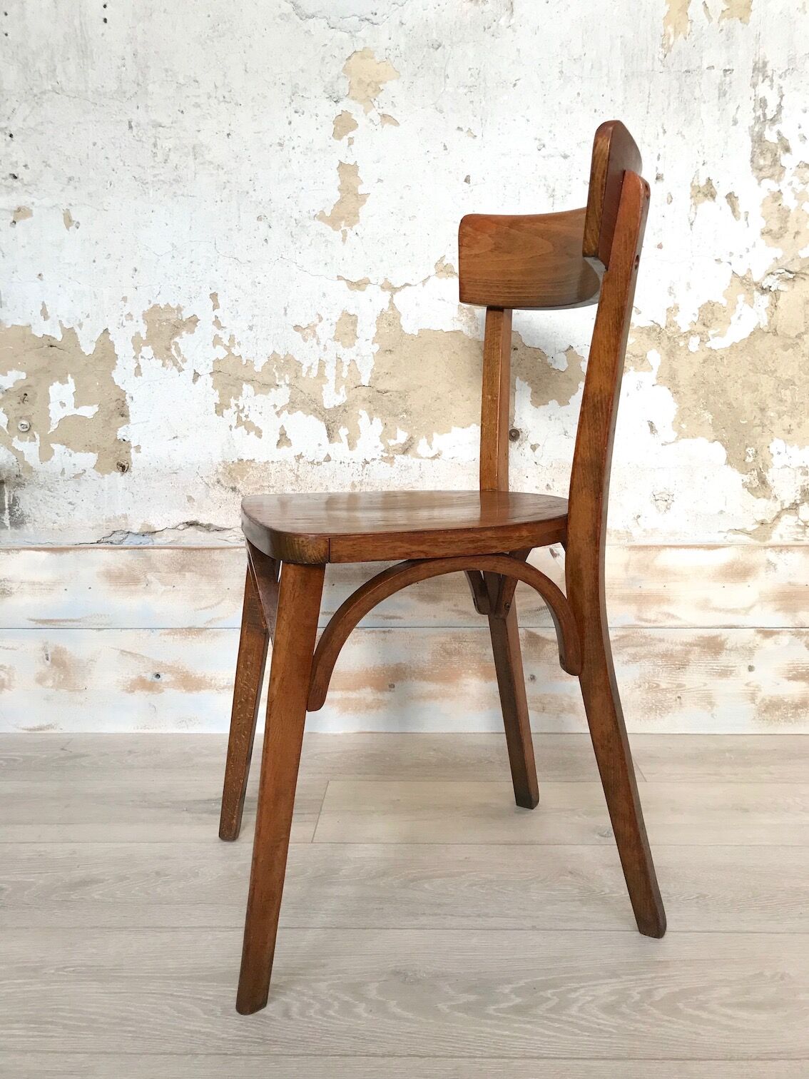 Lot of 16 bistro chairs